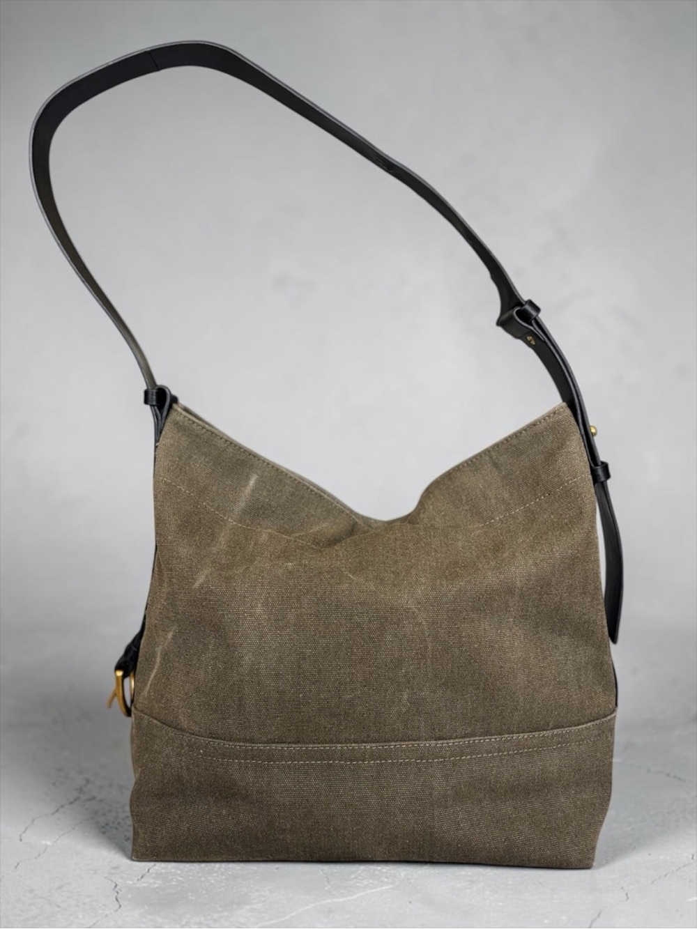 RAG & BONE Clinton Canvas Bucket Bag in Forest with Black Leather Trim - Picture 3 of 12